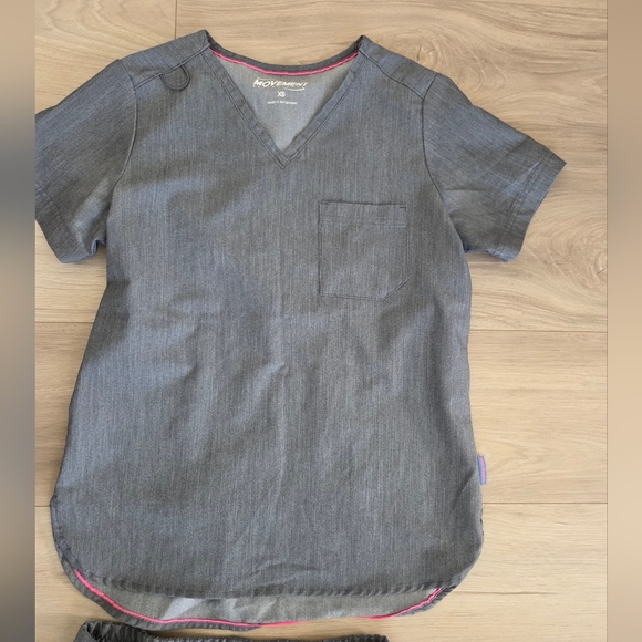 Movement Scrub Set - Picture 8 of 16